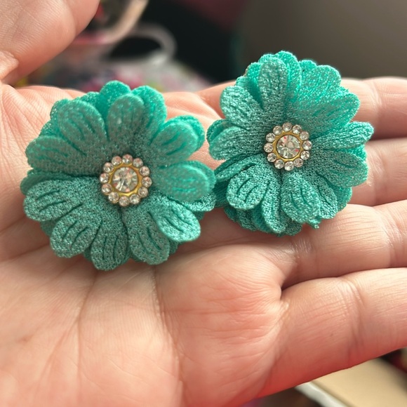 Teal Flower Earrings 💚 🩵 - Picture 1 of 1